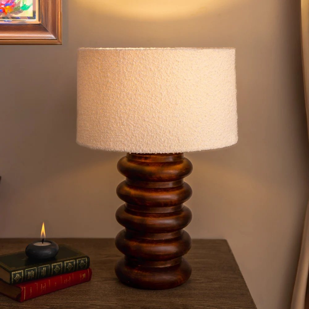 Handcrafted ribbed mango-wood table lamp